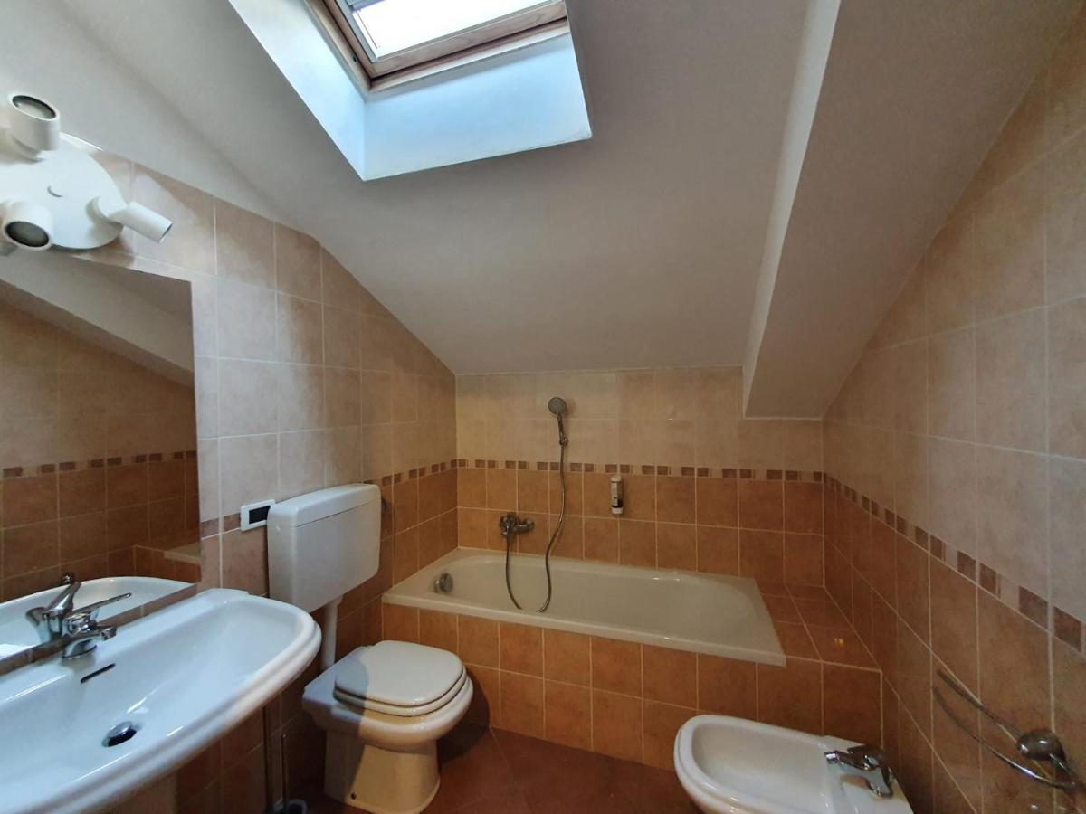 Hh Hermoso Housing Serravalle Serravalle Scrivia Eksteriør billede